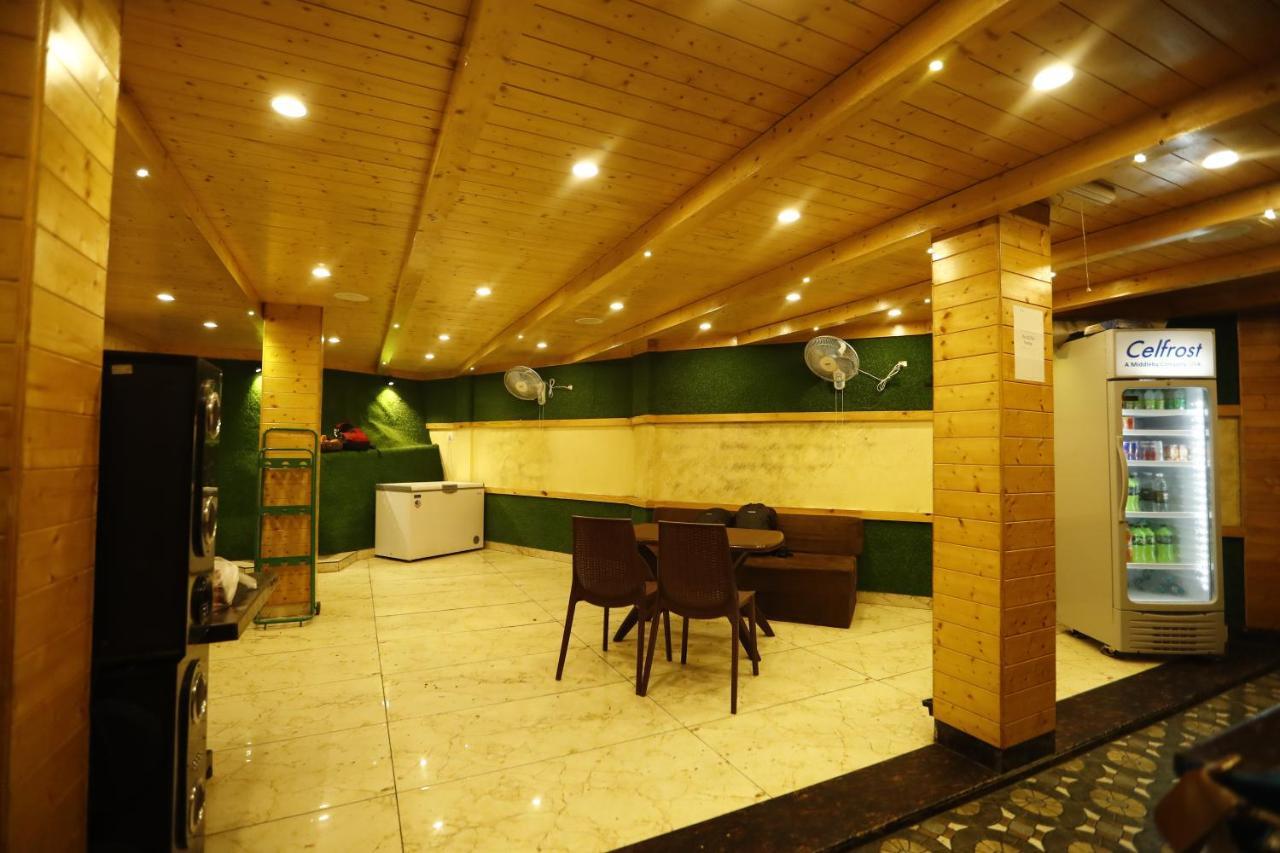 Hotel Kings Inn ムスーリー エクステリア 写真